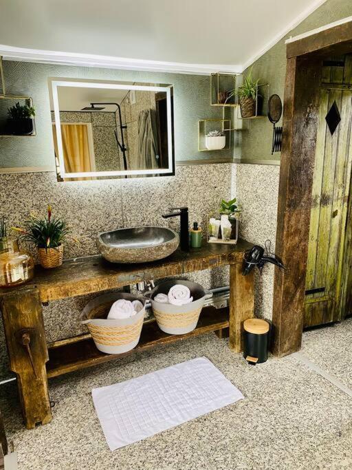 Cottage, Lodge & Spa Prouilly Ngoại thất bức ảnh